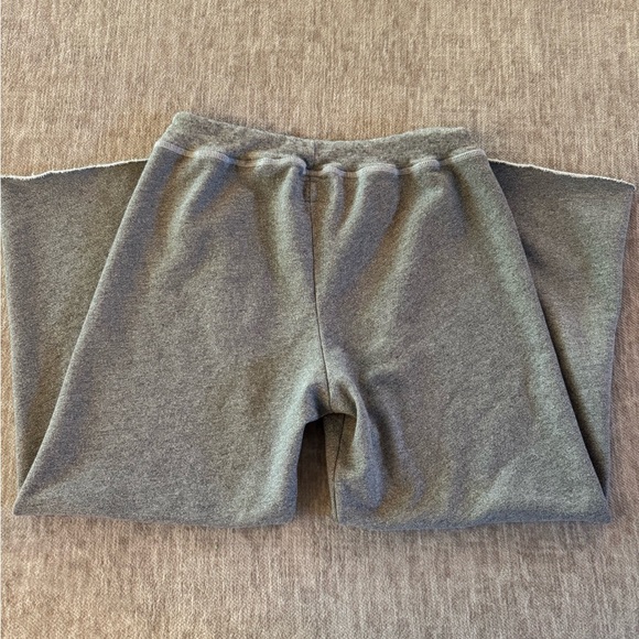 The Great:BESTSELLER!
THE WIDE LEG CROPPED SWEATPANT with Drawstring - Picture 8 of 10